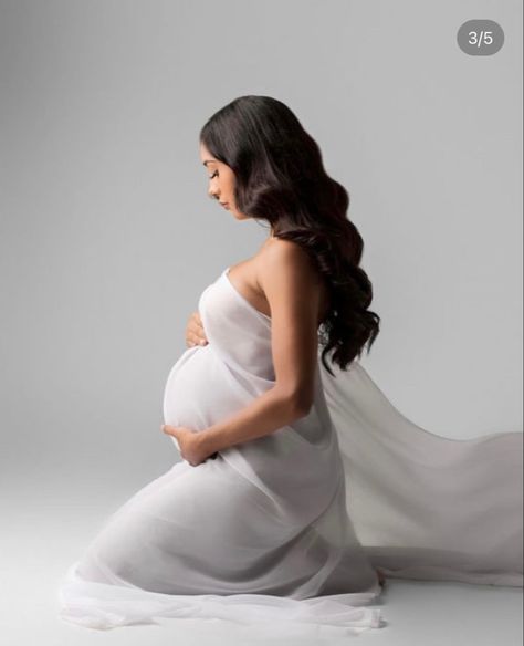 Maternity Shoot With Fabric, Classic Maternity Photos, White Sheet Maternity Shoot, Studio Maternity Shoot White Dress, Maternity Shoot With White Sheet, Pregnancy Photoshoot Nude Tulle Dress, Maternity Photography Poses, Pregnancy Shoot, Pregnancy Photoshoot