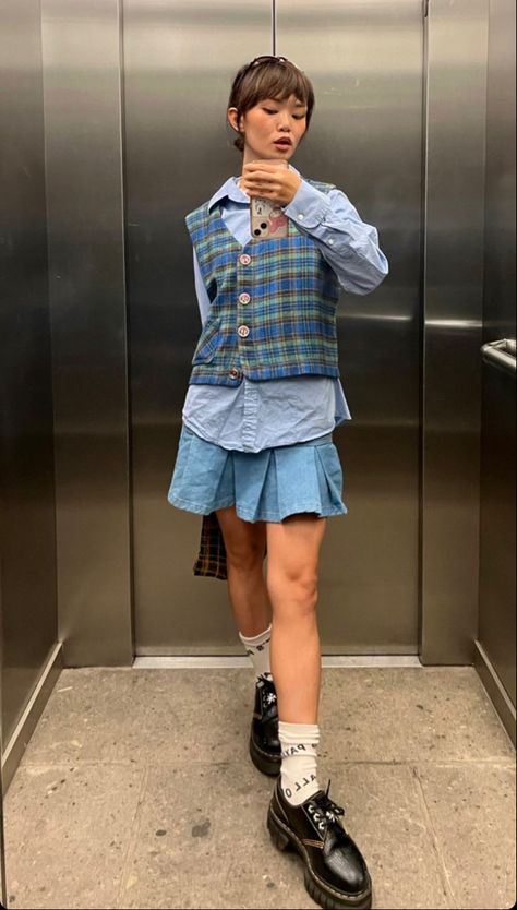 Camper Aesthetic Outfit, College Outfit Ideas, Hslot Outfit, Hslot Outfit Ideas, Instagram Filler, 2022 Instagram, First Day Outfit, Red Outfits, College Outfit