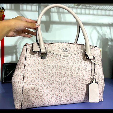 Bags Guess, Guess Shoulder Bag, Guess Handbag, Guess Bag, Guess Purse, Beige Handbags, Guess Purses, Black Crossbody Purse, Guess Bags