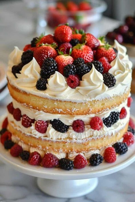 Summer Cake Ideas, Key Lime Pie Cake, Cherry And Almond Cake, Berry Chantilly Cake, Chantilly Cake, Creamsicle Cake, Coconut Cream Cake, Strawberry Shortcake Cake, Summer Cake