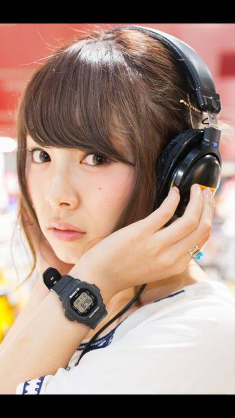 Hand On Headphones Pose, Headphone Pose Reference, Holding Headphones Reference, Person With Headphones Reference, Person Holding Microphone Reference, Listening To Music Reference, Listening To Music Pose, Headphones Poses, Headphone Poses