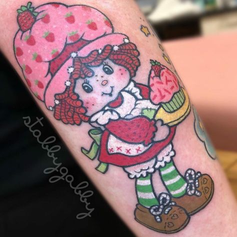 Strawberry Shortcake Tattoo, Traditional Hand Tattoo, Strawberry Tattoo, Strawberry Shortcake Cartoon, Cute Tats, Sweet Tattoos, Cartoon Tattoos, Aesthetic Tattoo, Elegant Tattoos