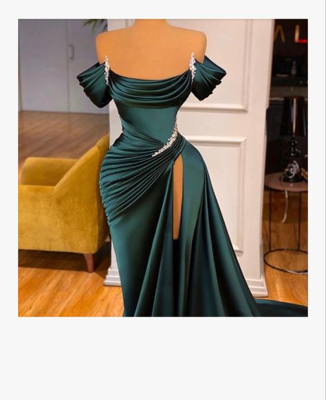 Forest Green Prom Dress, Emerald Green Wedding Dress, Dress With Tail, Emerald Green Formal Dress, Emerald Green Prom, Castle Dress, Tight Wedding Dress, Emerald Green Prom Dress, Green Wedding Dresses