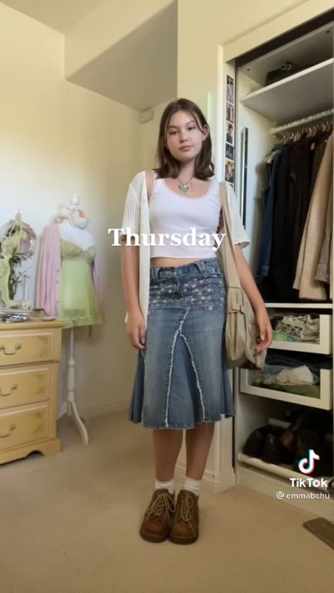 Denim Midi Skirt Y2k, Denim Knee Length Skirt Outfit, Denim Midi Skirt Outfit Y2k, Medium Denim Skirt Outfit, Knee Length Skirt Outfit Aesthetic, Long Denim Skirt Outfit Aesthetic, Knee Length Denim Skirt Outfit, Midi Jean Skirt Outfits, Midi Skirt Outfit Aesthetic