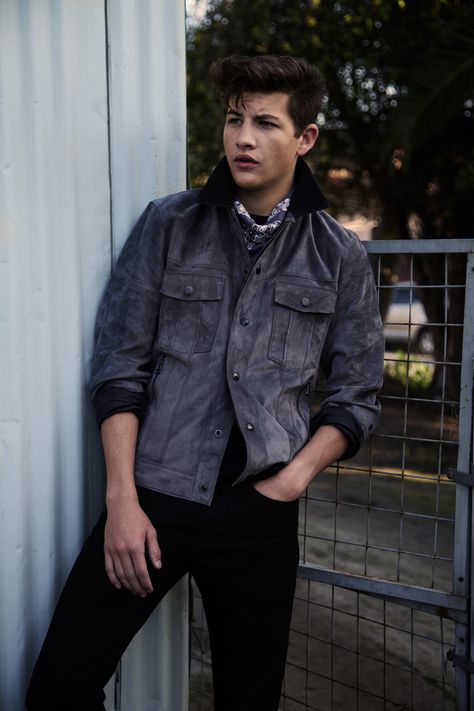 Tye oooo damn! Tye Sheridan, Happy 20th Birthday, Bandanas Men, Wonderland Magazine, Ready Player One, Most Popular Memes, 20th Birthday, Men Boys, Man Crush