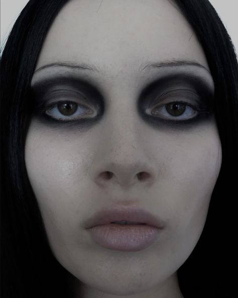 Goth Makeup Aesthetic, Ghoul Makeup, Black Swan Makeup, Swan Makeup, Scorpio Szn, Scar Makeup, Original Makeup, Makeup News, Swag Makeup