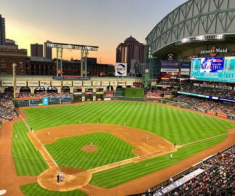 Minute Maid Park Houston, Things To Do In Houston, Mlb Stadiums, Minute Maid Park, Baseball Park, What To Do Today, Minute Maid, Downtown Houston, Houston Texas