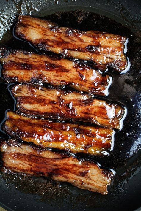 Is there anything better than a perfectly cooked piece of pork belly? Want to know how to make this foodie fave at home? Side Pork Recipes, Pork Belly Recipes, Pork Ham, Stuffed Pork Tenderloin, Pork Ribs, Pork Dishes, Pork Belly, Meat Dishes, Meat Recipes