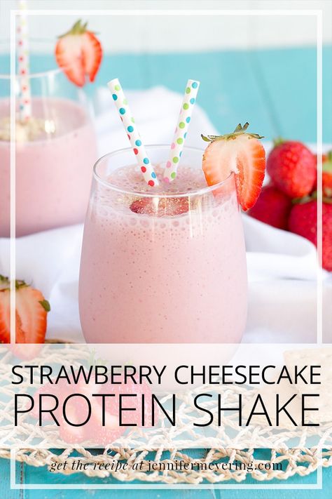 Quick and simple protein shake made with sugar free, fat free cheesecake pudding mix and fresh strawberries for a sweet post-workout treat. Isopure Recipes Protein Shakes, Pudding Protein Shake, Simple Protein Shake, Sugar Free Protein Shakes, Jello Protein, Strawberry Cheesecake Shake, Smoothie Dinner, Cheesecake Protein Shake, Wonder Slim