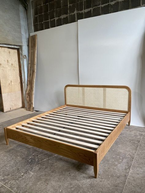 Minimalist Bed Frame Wood, Minimalist Bed Frame, Bedroom Revamp, Bedroom Plan, Modern Minimalist Bedroom, Minimalist Bed, Cama King, Wood Bed Frame, Bed Furniture Design