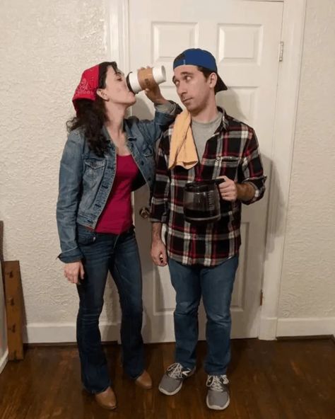 Genius Halloween Costumes, Meme Costume, Cute Couples Costumes, Unique Couple Halloween Costumes, Matching Halloween Costumes, Couples Halloween Costumes, Pretty Halloween Costumes, Duo Halloween Costumes, Couples Halloween Outfits