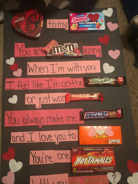 Candy Ideas For Valentines Day, Valentine Poster For Girlfriend, Valentine’s Day Poster For Boyfriend, Valentine Candy Board For Him, Candy Poster Board Valentines, Candy Board Valentines Day, Valentines Day Poster Ideas, Valentine Candy Grams, Diy Valentine Gifts For Boyfriend