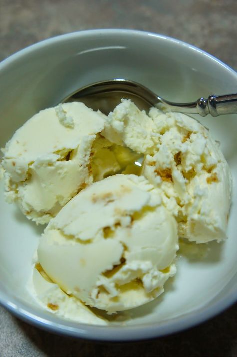 Key Lime Pie Ice Cream: Savory Sweet and Satisfying Key Lime Pie Ice Cream, Es Cream, Ice Cream Aesthetic, Ice Cream Pictures, Pie Ice Cream, Cream Sauce Pasta, Ice Cream Pie, Funny Eggs, Frosting Recipes Easy