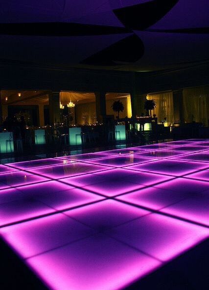 Disco Floor, Klub Malam, Nightclub Design, Dance Floor Wedding, Led Dance, Dance Floors, Disco Dance, Lounge Design, Glow Party