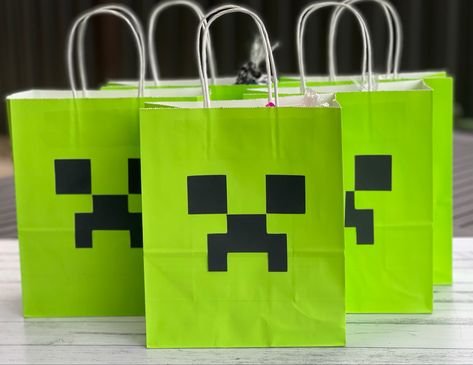 Minecraft Goodie Bags Favors, Minecraft Gift Bags, Minecraft Party Bags, Minecraft 6, Minecraft Birthday Giveaways, Minecraft Chip Bag, Minecraft Birthday, Minecraft Party, Party Bags