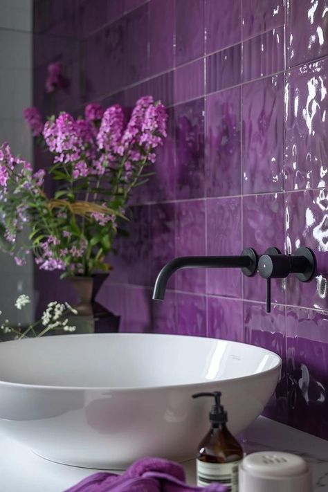 Small Purple Bathroom Ideas for Chic Spaces Deep Purple Bathroom Ideas, Purple And Silver Bathroom Ideas, Dusty Purple Bathroom, Purple Shower Tile, Brazilian Bathroom, Purple Bathroom Aesthetic, Purple Tile Bathroom, Amethyst Bathroom, Lavender Bathroom Ideas