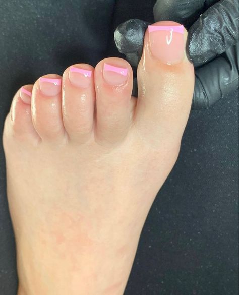 Cute Pink Pedicure Ideas, Pink French Tips Pedicure, Gel Nails Feet Summer, Pedicure French Tip Pink, Pink French Pedicure Ideas, Colorful French Tip Pedicure, French Pink Pedicure, Toe Nail Colors French Tip, French Tio Pedi