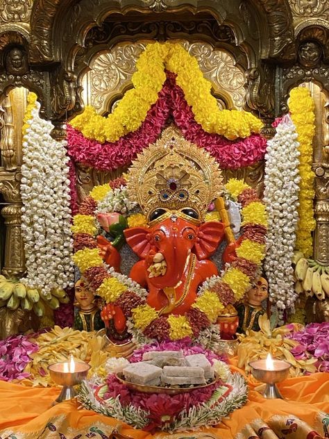 Shidhivinayak 280224 Siddi Vinayaka Images, Shidhivinayak Bappa, Chess Quotes, Ganapati Bappa, Ganpati Bappa Wallpapers, Bhagvan Wallpapers, Light Pink Hair, Sanatan Dharma, Bappa Morya