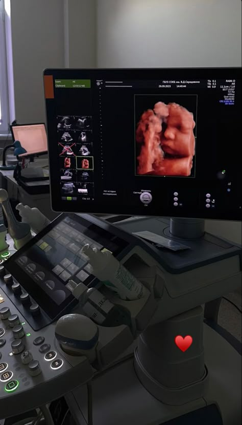 Ultrasound Tech Black Women, Labor And Delivery Aesthetic, Ultrasound Technician Aesthetic, Gynecologist Aesthetic, Obstetrician Aesthetic, Sonography Aesthetic, Baby Newborn Hospital, Diagnostic Medical Sonography Student, Ultrasound School