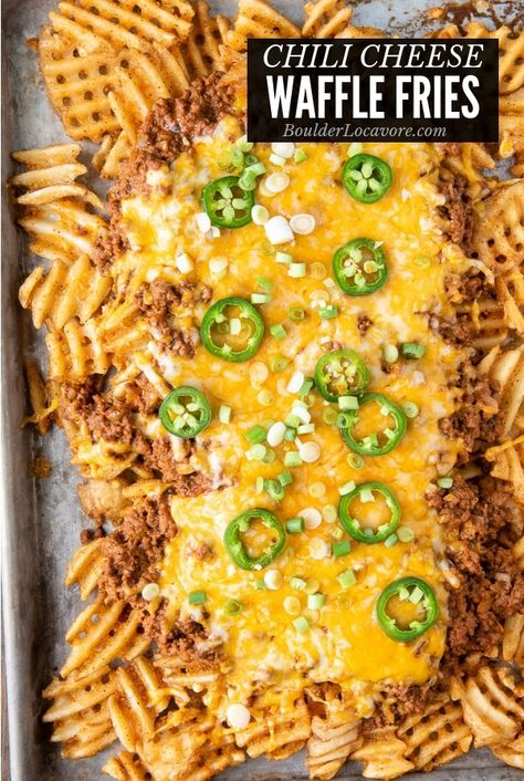 Waffle Fries Recipe, Chili Cheese Fries Recipe, Loaded Fries Recipe, Cheese Fries Recipe, Chili Fries, Cheese Waffles, Chili Cheese Fries, Waffle Fries, Loaded Fries