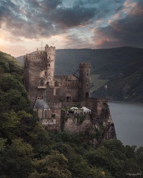 Historical Castle on Instagram: "Presents: 🏰 Burg Rheinstein 📍 Germany ⌛ Built in the 14th century 📷 @mathiaspiesch_photography #castle #castles #deutschland #deutsch #germany #german #château #schloss #burg #chateau #castello #castillo #kasteel #palace #burgrheinstein #photooftheday #trechtingshausen #castlephotography #beautifulview #explore #drone #architecture #tourism #travel #trip #historical_castle" Rheinstein Castle, Old Country Houses, Castle Germany, German Travel, German Architecture, Rhineland Palatinate, Old Castle, European Castles, Germany Castles