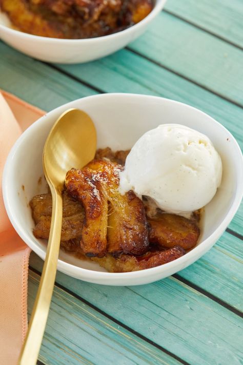 Bananas Foster is caramelized banana — but with a rich history and maybe some fire if you're safe and want to be authentic. Bananas Foster Recipe Easy, Bananas Foster Recipe, Banana Foster Recipe, Banana Foster, Caramelized Banana, Afternoon Tea Cakes, Bigger Bolder Baking, Baking Cookbooks, American Desserts