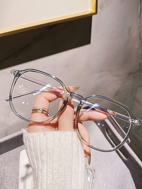 Nice Glasses For Women, Glasses Frames Trendy Round Face, Specs Frames Women Round Face, Chic Glasses For Round Face, Eye Glasses For Round Face, Specs For Round Face, Eyeglasses For Women Round Face, Asian Glasses, Ladies Glasses