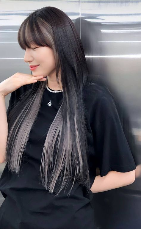 Ulzzang Hair, Bada Lee, Black Hair Balayage, Brown Hair Looks, Japanese Hairstyle, Hair Inspo Color, Korean Celebrities, Korean Hairstyle, Woman Crush