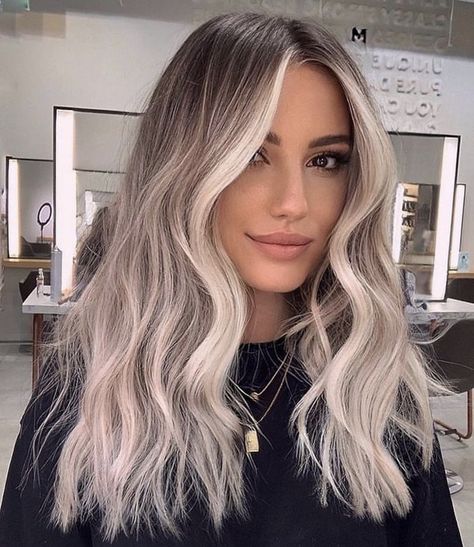 Ash Blonde Hair Balayage, Baylage Hair, Blonde Hair With Roots, Summer Blonde Hair, Blonde Hair Makeup, Ash Blonde Hair Colour, Ash Blonde Balayage, Ombre Hair Blonde, Balayage Blonde