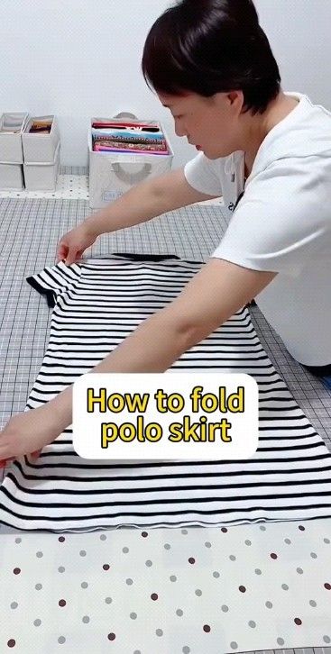 How To Folding | Follow @howtofolding for more content like this! How to quickly fold sweatshirt #organization #organizing #closetorganization #folding… | Instagram How To Fold Skirts, How To Fold Shorts, Sweatshirt Organization, Shirt Organizer, Fold Pants, Folding Tips, How To Fold Pants, Folding Hacks, Shirt Folding