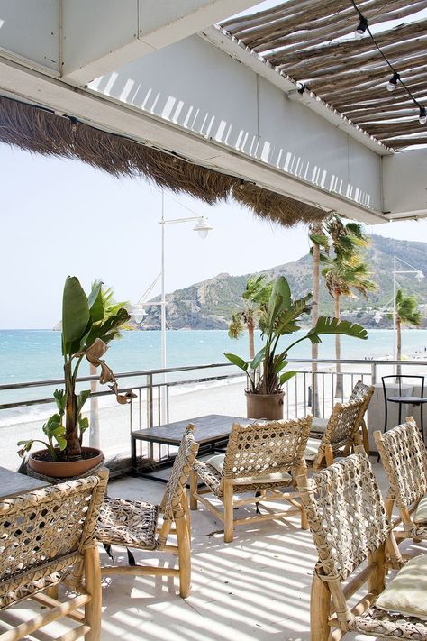 BEACH DAYS IN ALTEA AND WE VISIT THE GOA RESTAURANT // DÍAS DE PLAYA EN ALTEA Y VISITAMOS EL RESTAURANTE GOA Beach Club Decoration, Boho Style Restaurant, Beach Life Style, Boho Restaurant, Beach Restaurant Design, Roof Top Cafe, Culture Cafe, Altea Spain, Pet Cafe