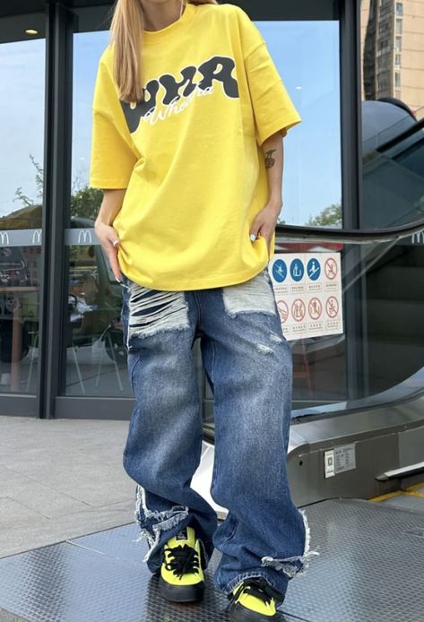 Yellow Y2k Outfit, Motion Photoshoot, Blue And Yellow Outfit, Drip Ideas, Yellow Y2k, Yellow Streetwear, Y2k Aesthetic Fashion, Clothing Reference, Yellow Clothes