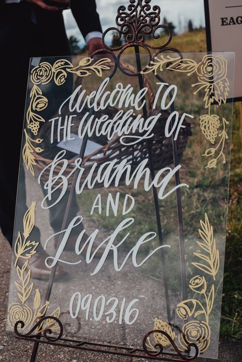 Calligraphy Wedding Signs, Mirror Calligraphy, Boutique Signs, Chalk Markers Art, Bride Groom Signs, Calligraphy Projects, Calligraphy Sign, Office Doors, Lemonade Sign