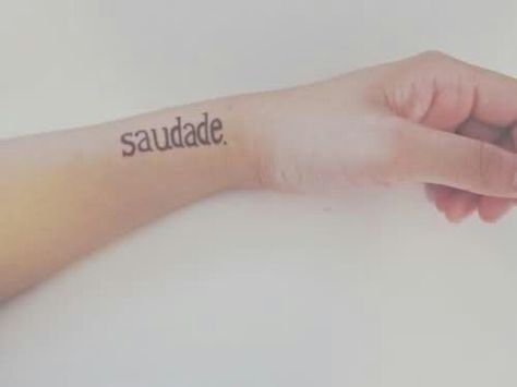 The LOVE that remains after someone is gone Saudade Tattoo, 4 Tattoo, The Senses, Skin Art, Piercing Tattoo, Get A Tattoo, Love Tattoos, Body Mods, Color Tattoo