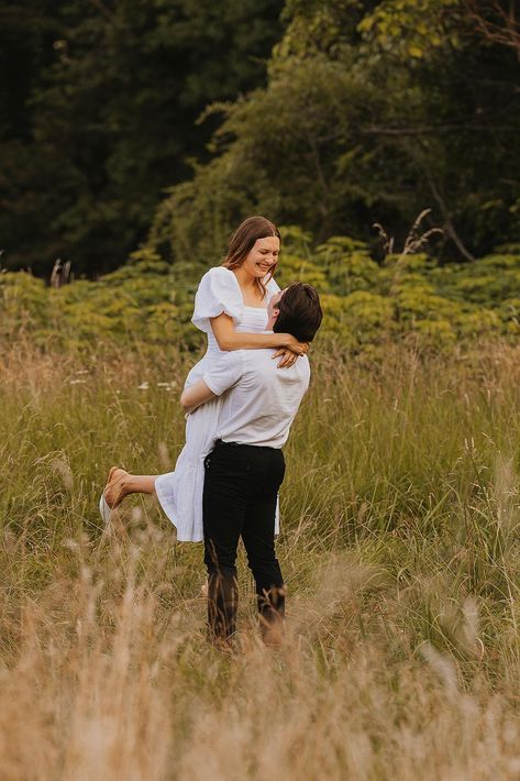 Playful Outdoor Engagement Photos in a Field | Vivian and Michael's candid field engagement photoshoot was filled with playful engagement photos ideas and engagement photo aesthetic. Discover summer field engagement photos, candid engagement photo shoot, playful engagement pictures and grassy field engagement pictures. Book Katarina to capture your New Jersey engagement photos or New Jersey wedding at katarinacelinephotography.com Field Engagement Photoshoot, Field Engagement Pictures, Outdoor Engagement Photo Poses, Photos In A Field, Philadelphia Engagement Photos, Gardens Engagement Photos, Engagement Photos Candid, Estate Gardens, Field Engagement Photos