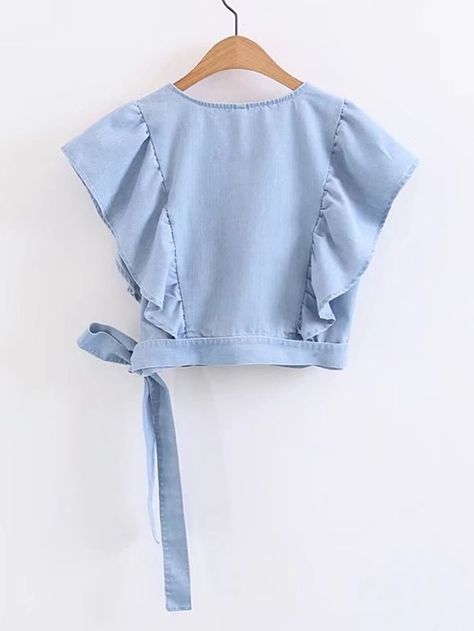 Minimal Stil, Paris Mode, Fashion Tops Blouse, Trendy Fashion Tops, Trendy Blouses, Trendy Blouse Designs, Crop Top Outfits, Denim Details, 가을 패션