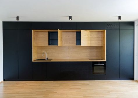 Stylish Kitchen Decor, Black Painted Furniture, Minimal Kitchen, Space Saving Kitchen, Tiny Apartments, Bright Living Room, 아파트 인테리어, Open Space Living, Black Cabinets