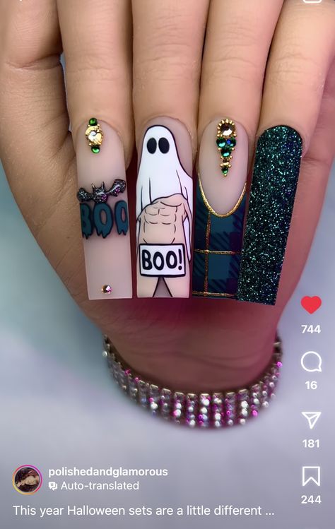 Balloon Dog Nail Art, Gremlin Nails, Tim Burton Nail Art, Wednesday Nails, Valentines Nails French, Nail Inspo Hello Kitty, Duck Nails Short, Azul Nails, Nails Sanrio