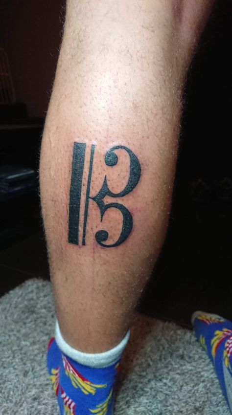 I've played the viola for most of my life and it's one of the only instruments in the orchestra that uses the alto clef so it was an obvious choice for my first tattoo #tattoos #tattoo #beauty Trending Tattoos, Prison Tattoos, Carnegie Hall, R Tattoo, Tattoo Photos, Tat Ideas, First Tattoo, Flash Tattoo, Orchestra