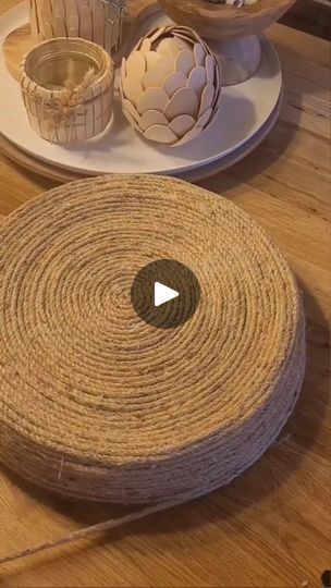 2.1K views · 174 reactions | Dekoratives Tablett aus Jutekordel 🌟decorative tray made of jute cord🌟Jute halat ipi ile dekoratif tepsi🌟 . . . . . . . . . . . . #tabledecoration #seasonaldecor #basteln #upcycling #easydiy #interiør123 #couchmagazin #cozyhome #cozydays #wohnenunddekorieren #inspirationeveryday #magazin #diyvase #creative #naturaldiy #jutedecor #interieurdesign #herbstdekoration #diy #ideas4you #easyinterieur #dekoration #jute #bohoinspo #windlicht #thornior | 🅟︎ꫀꪶ𝓲ꪀ auch Bibi genannt | James Quinn · A Gentle Sunlight (Sped Up Version) Advent Wreath Diy, Boho Inspo, Advent Wreath, Diy Vase, Natural Diy, 1k Views, Diy Wreath, Cozy House, Easy Diy