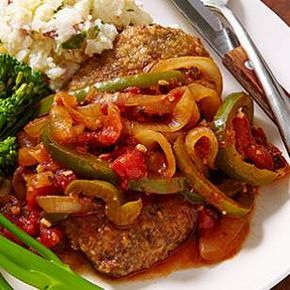 This weeknight-fast Swiss steak recipe is made on the stovetop in just 30 minutes (traditional Swiss steak braises in the oven for an hour or more). Swiss Steak Recipe, Swiss Steak Recipes, Cube Steak Recipes, Swiss Steak, Cube Steak, Steak Recipe, Skillet Meals, Beef Dinner, Beef Steak