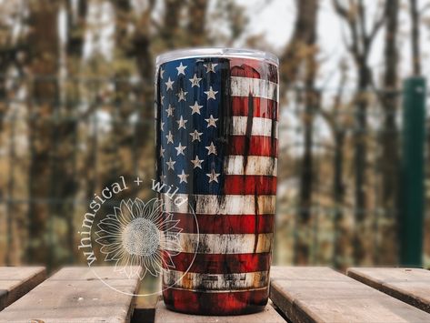 American Flag Tumbler, Tumbler Inspiration, Tumbler Making, Flag Tumbler, Distressed American Flag, Epoxy Tumbler, Yeti Tumbler, Glitter Cups, Alcohol Inks