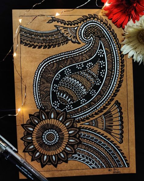 Mandala art/Doodle artwork using blacks and white pens on brown background. Zentangle On Brown Paper, Mandala Art On Brown Paper, Mandala On Brown Paper, Paper Mandala, Doodle Artwork, Mandala Ideas, Painting Mandala, Boho Art Drawings, Zentangle Artwork