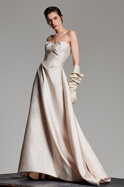 Vivienne Westwood Bridal, Vivienne Westwood Wedding Dress, Vivienne Westwood Wedding, Satin Silk Dress, Wedding Dress Types, Pearl Wedding Dress, Bow Wedding Dress, Elegant Bride, Satin Wedding Dress