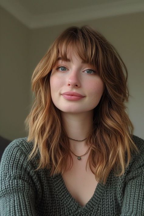 Shaggy Pixie Bob, Shaggy Pixie, Haircut Tip, Pixie Bob Hairstyles, Bob Hair Color, Honey Brown Hair, Belle Blonde, Curly Hair With Bangs, Trendy Hair Color