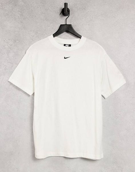 White Nike T Shirt, Nike T Shirt Mens, Boyfriend Tshirt, Nike Short, T Shorts, Swoosh Logo, Nike Tshirt, Boyfriend T Shirt, Tshirt Outfits