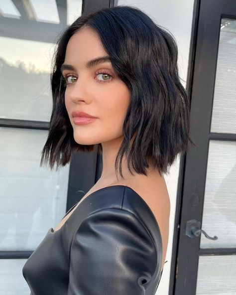 The Sliced Bob Haircut Trend Is The Ultimate Cool-Girl Style French Girl Hair, Cool Haircuts For Girls, Girls Cuts, Corte Bob, Girl Haircut, Short Hair Trends, Haircut Inspiration, Hair Haircuts, Lucy Hale