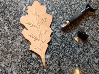 Oak Leaf Barrette From Scrap Leather and Copper Wire : 15 Steps (with Pictures) - Instructables Alien Hand, Copper Wire Crafts, Beaded Hat Bands, Diy Leather Projects, Leather Scrap, Leather Craft Projects, Beaded Hat, Leather Leaf, Leather Dye