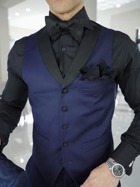 Blue Tuxedo Homecoming, Blue Black Groom Suit, Royal Blue Suit Men Prom, Men Suits Style Wedding Navy Blue, Royal Blue Md Dresses, Male Three Piece Suit, Prom Suits For Men Navy Blue, Black And Blue Suit Wedding, Black Tux With Navy Blue Vest