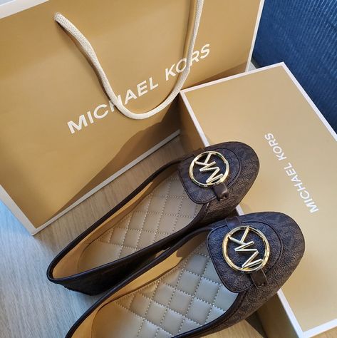 Brand New Mk Flats , Never Used Brand New White Ballet Slippers, Michael Kors Slides, Michael Kors Luggage, Michael Kors Loafers, Ariel Wedding, Gucci Slippers, Mk Shoes, Casual Ballet Flats, Embroidered Loafers